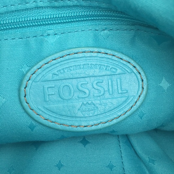 Turquoise Leather Fossil Purse Excellent Condition - Picture 14 of 16